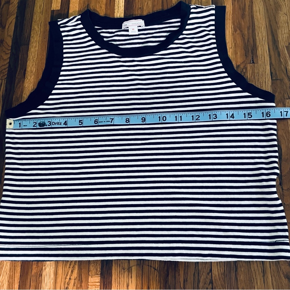 GAP Women’s Navy and White Striped Tank Top Size XS - Picture 5 of 6
